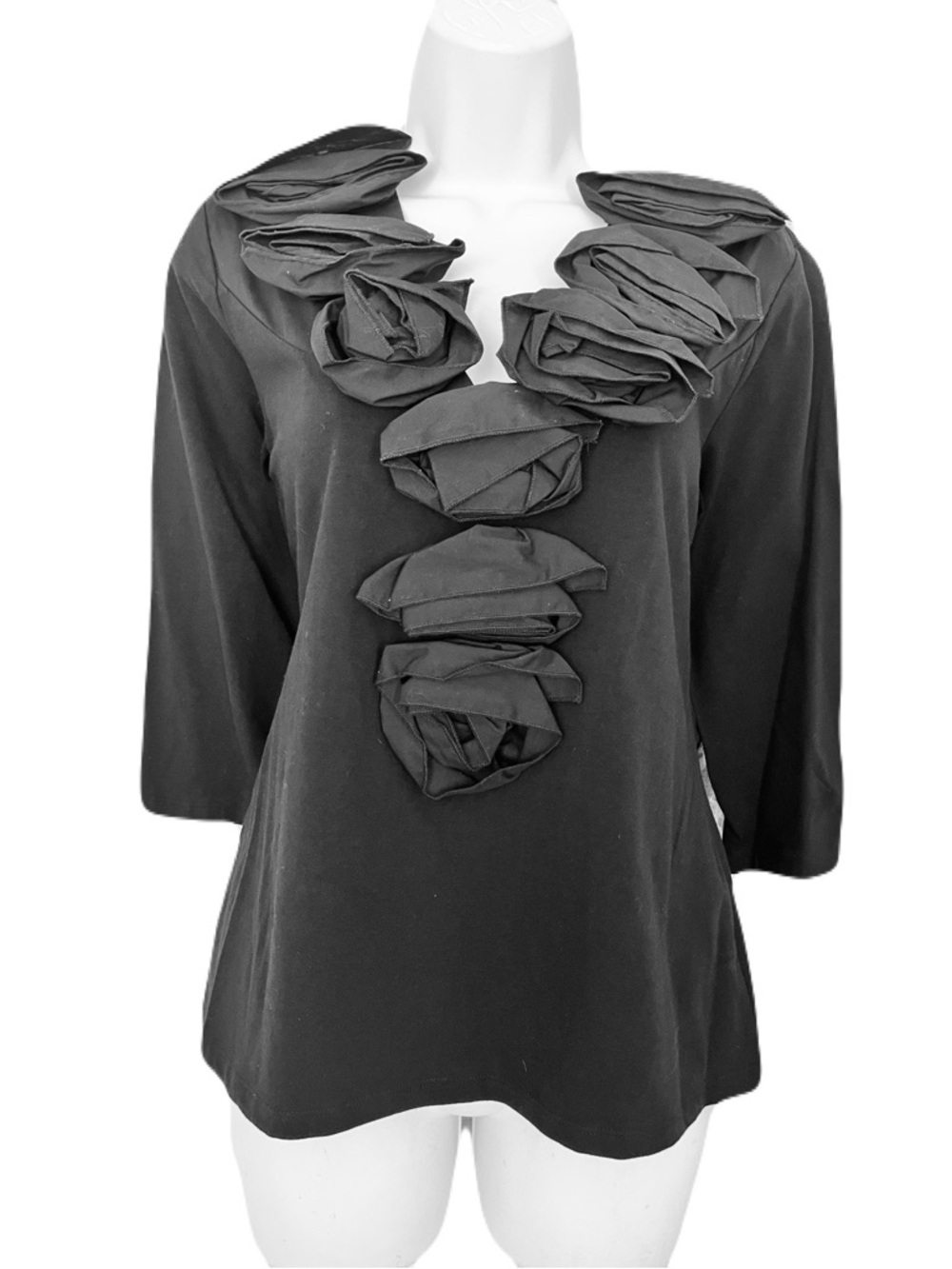 NWT Ravel Black Rosette V-Neck 3/4 Sleeve Top, Size L